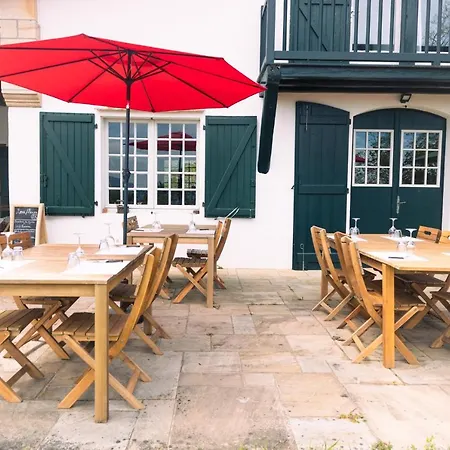 Bed & Breakfast Hiruetako Borda Chambres D'hotes - Restaurant *