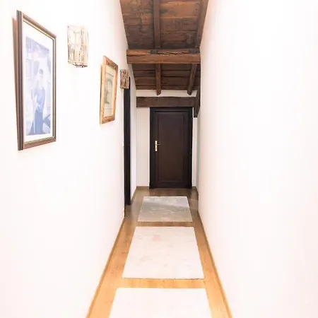 Bed & Breakfast Hiruetako Borda Chambres D'hotes - Restaurant *